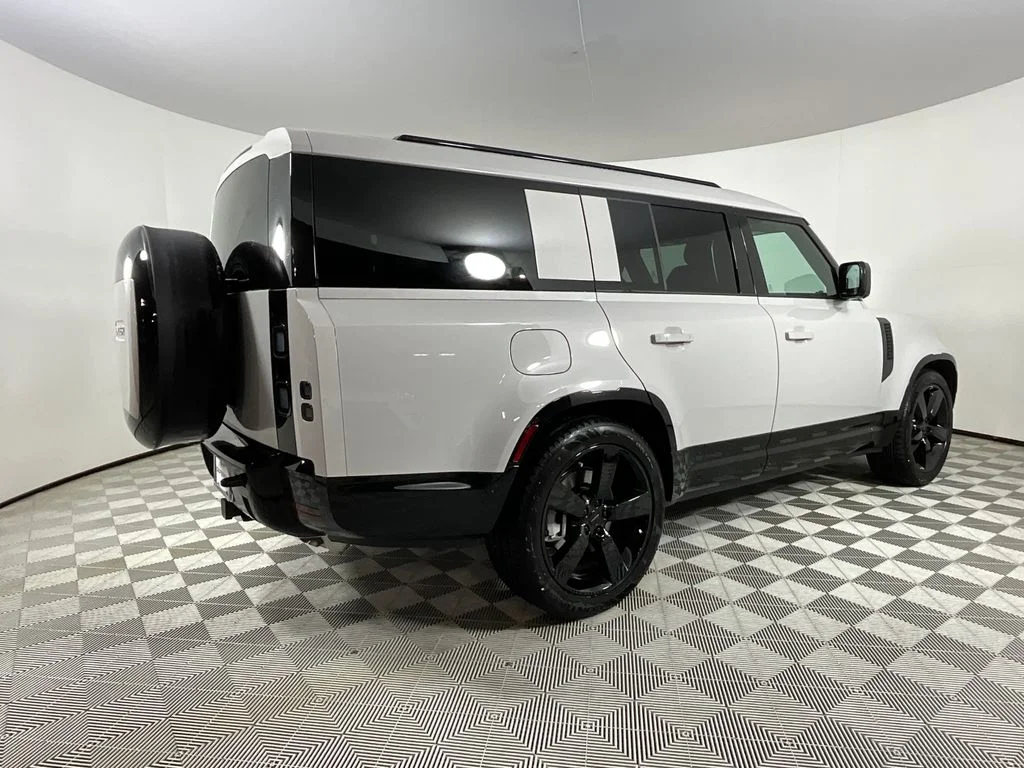 New 2026 Borasco Grey Land Rover X-Dynamic SE image 2
