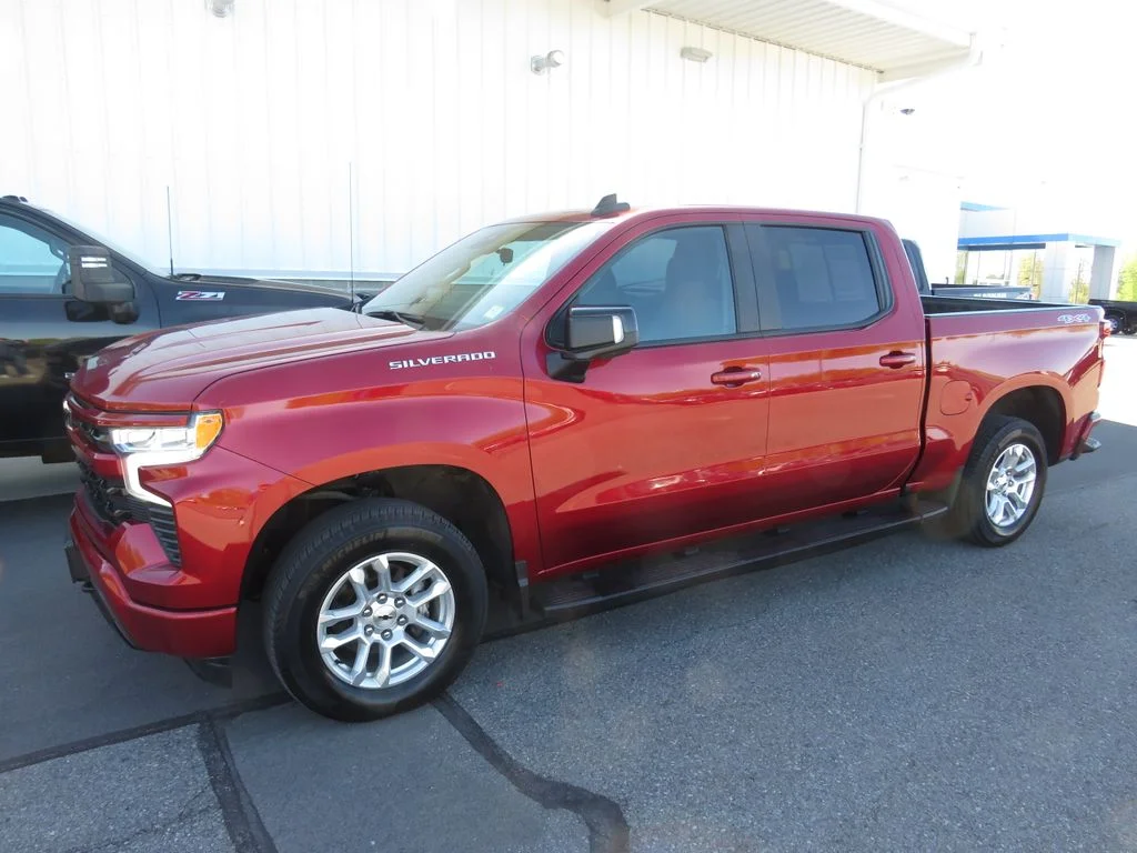 Used 2022 Red Chevrolet RST image 11
