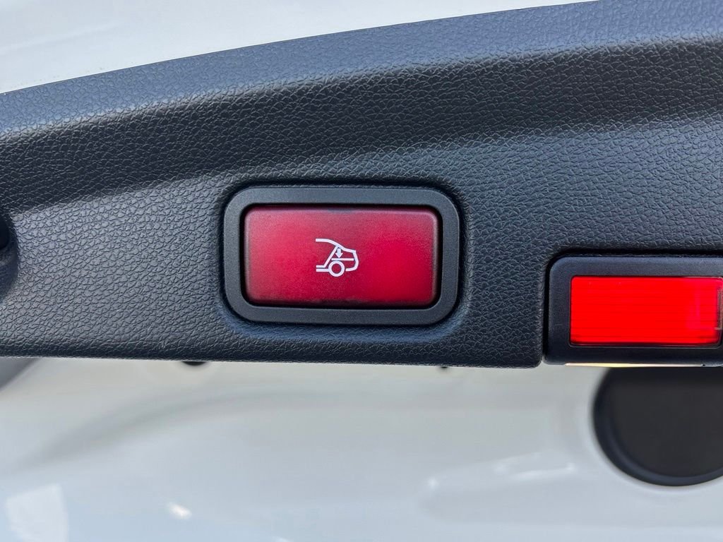 Used 2022 White Mercedes-Benz E 450 image 46