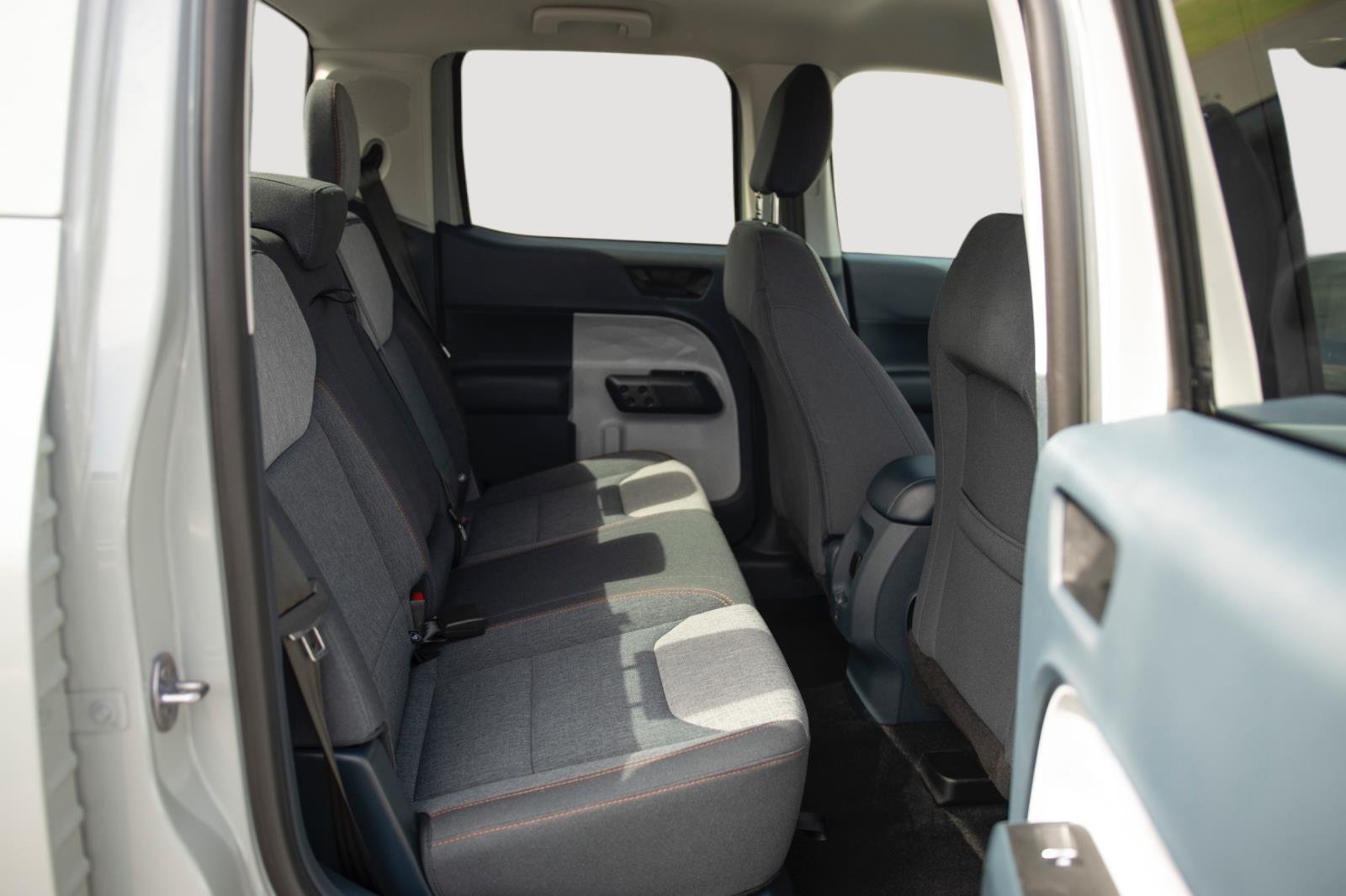 Used 2024 Atlas Blue Metallic Ford XLT image 15