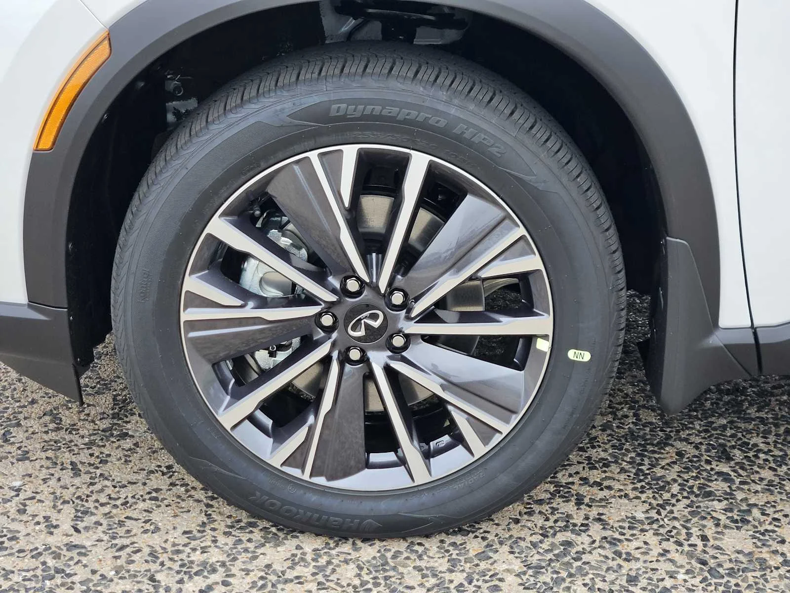 New 2026 RADIANT WHITE INFINITI Luxe FWD image 7