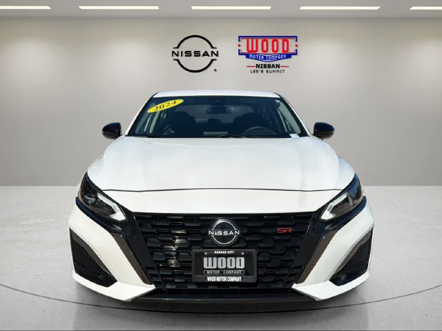 Used 2024 Pearl White Tricoat Nissan 2.5 SR image 6
