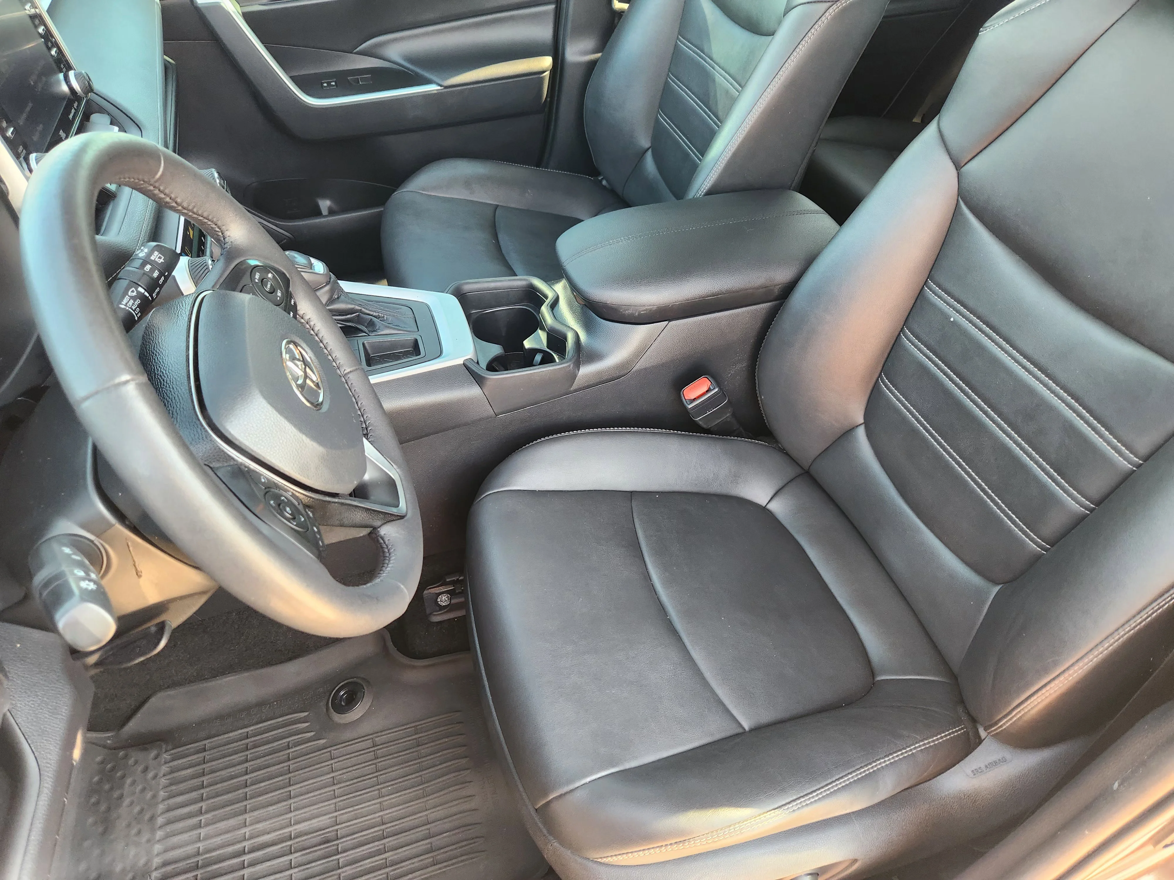 Used 2021 Gray Toyota XLE Premium image 14