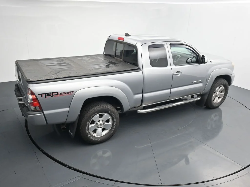 Used 2015 Silver Toyota Base image 27