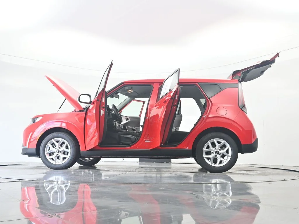 Used 2025 Red Kia LX image 45