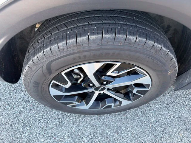 Used 2023 White Kia EX image 12