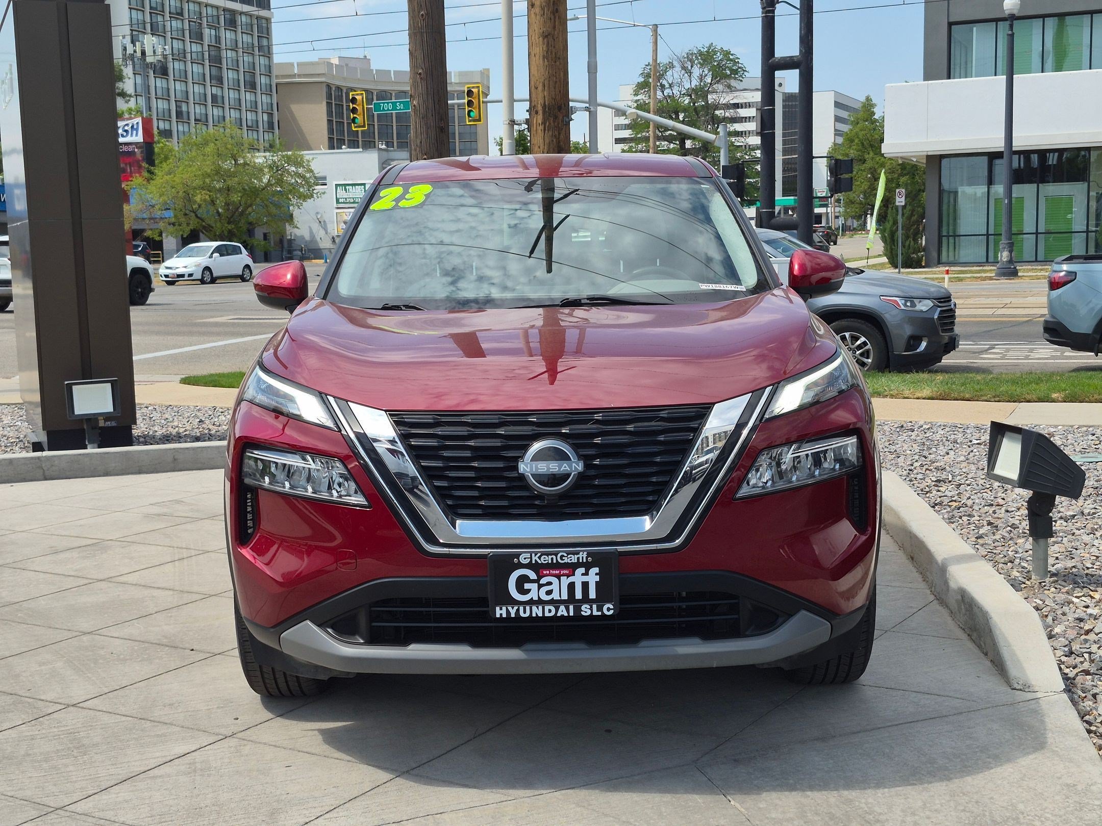 Used 2023 Scarlet Ember Tintcoat Nissan SV image 10