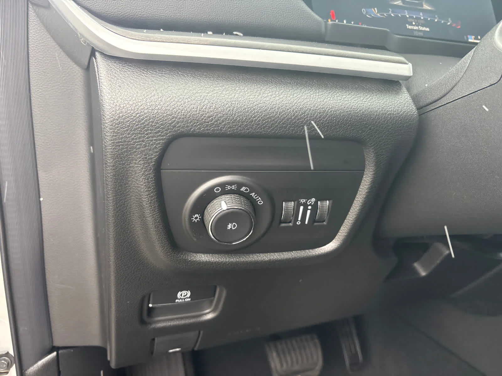 New 2025 Silver Zynith Exterior Paint Jeep Limited image 20