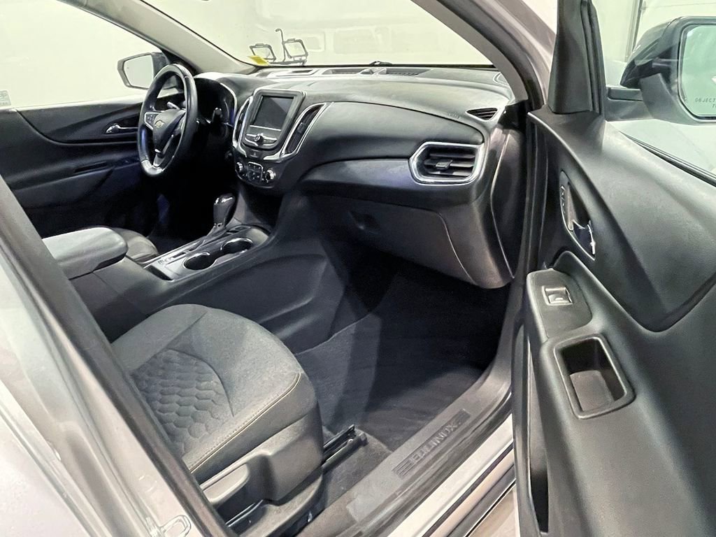 Used 2021 SILVER ICE METALLIC Chevrolet LT image 26