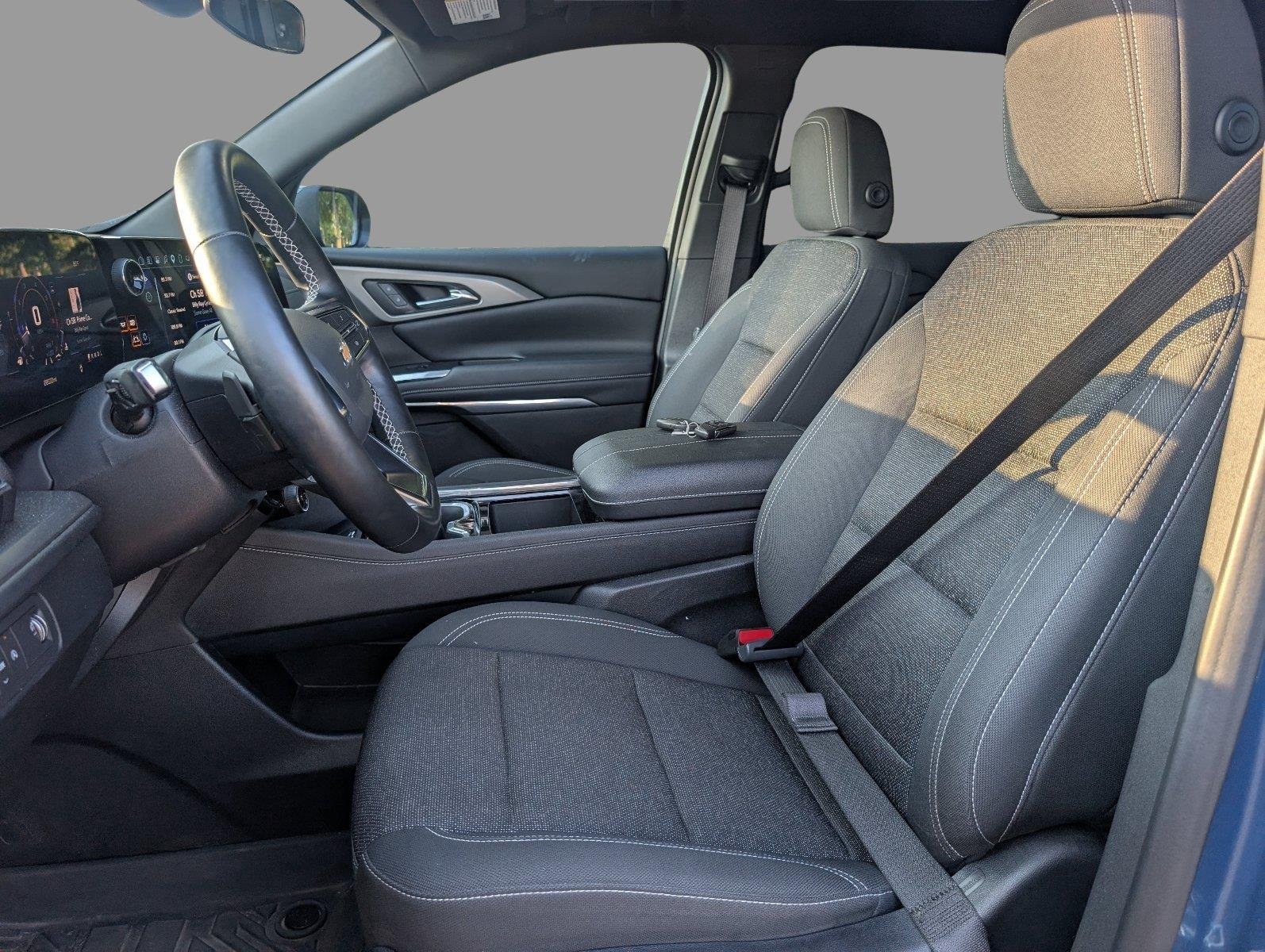 Used 2025 Lakeshore Blue Metallic Chevrolet LT image 16