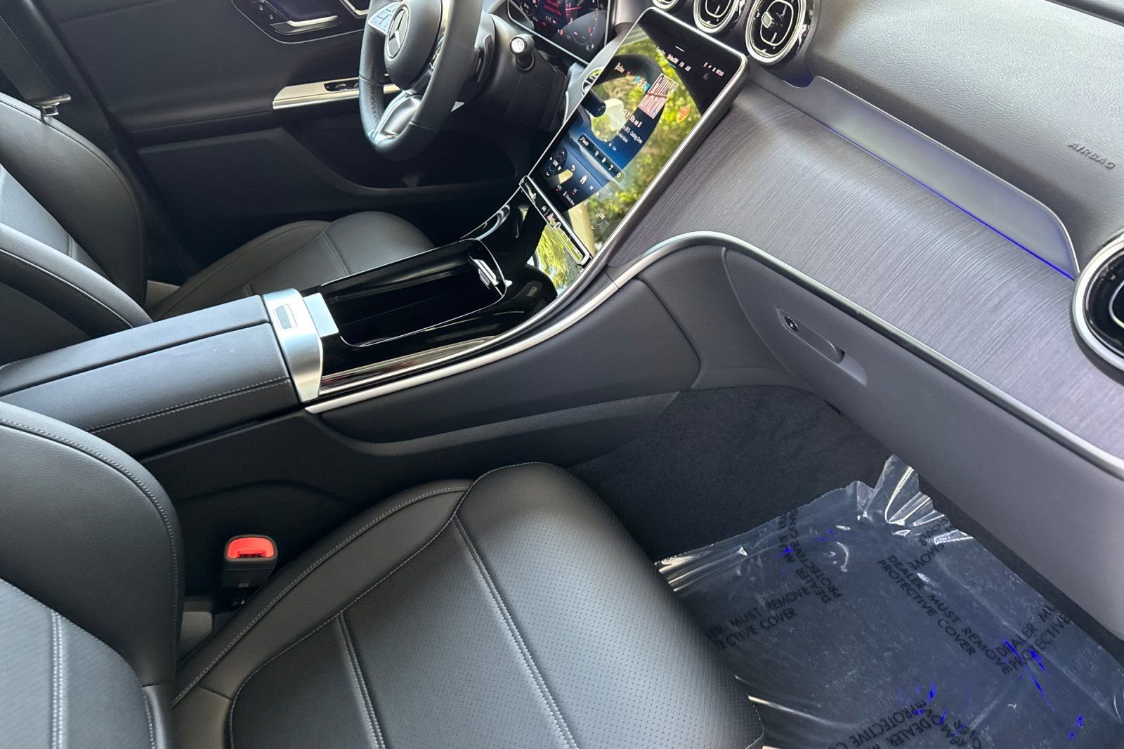 New 2026 Black Mercedes-Benz GLC 300 image 9