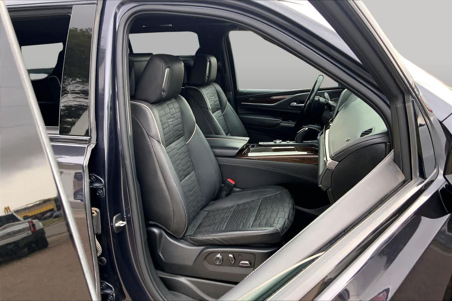 Used 2022 Galactic Gray Metallic Cadillac Sport Platinum image 9