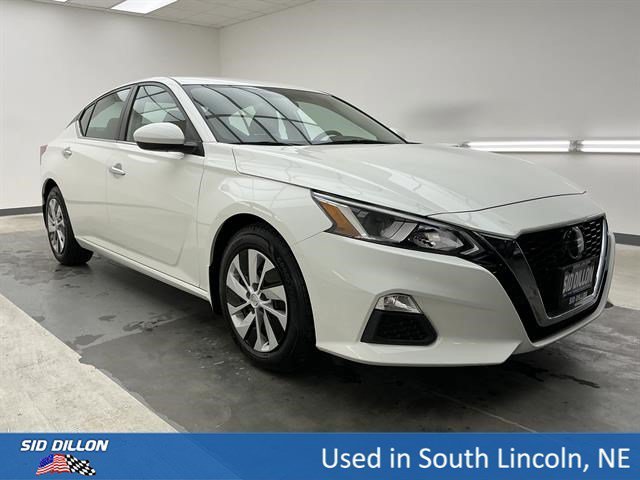 Used 2020 Glacier White Nissan 2.5 S image 3