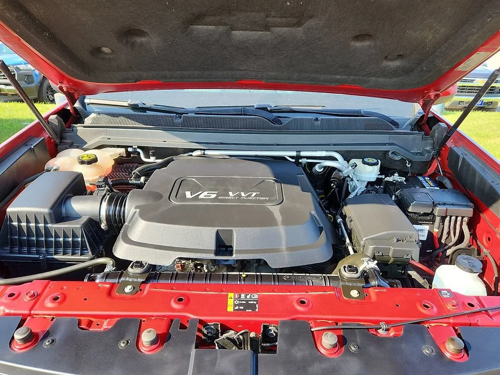 Used 2015 RED ROCK METALLIC Chevrolet 4WD Z71 image 28