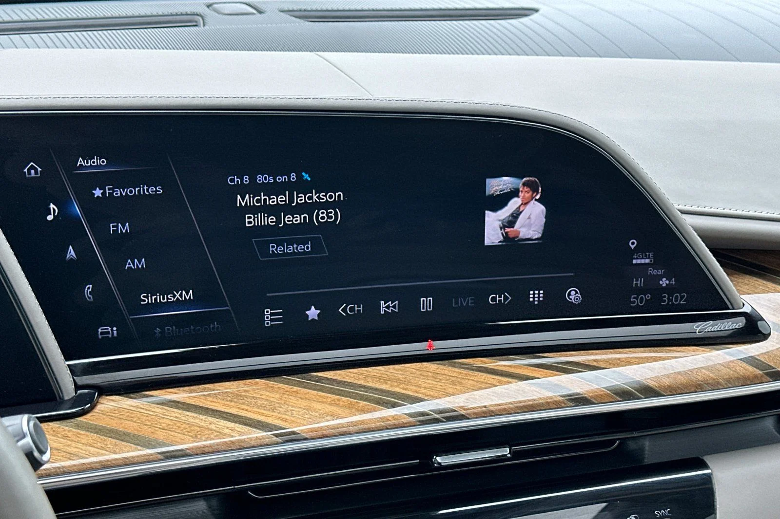 Used 2022  Cadillac Sport Platinum image 20