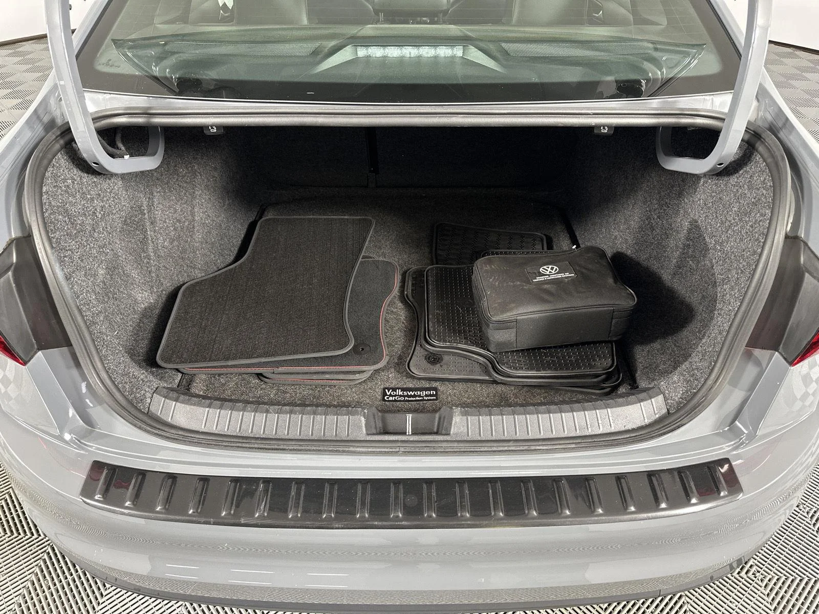 Used 2022 Pure Gray w/Black Roof Volkswagen Autobahn image 25