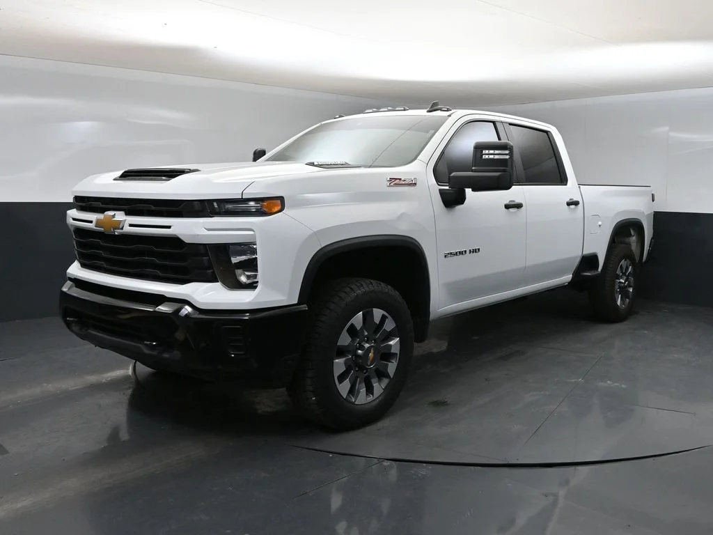 Used 2024 Summit White Chevrolet Custom image 7