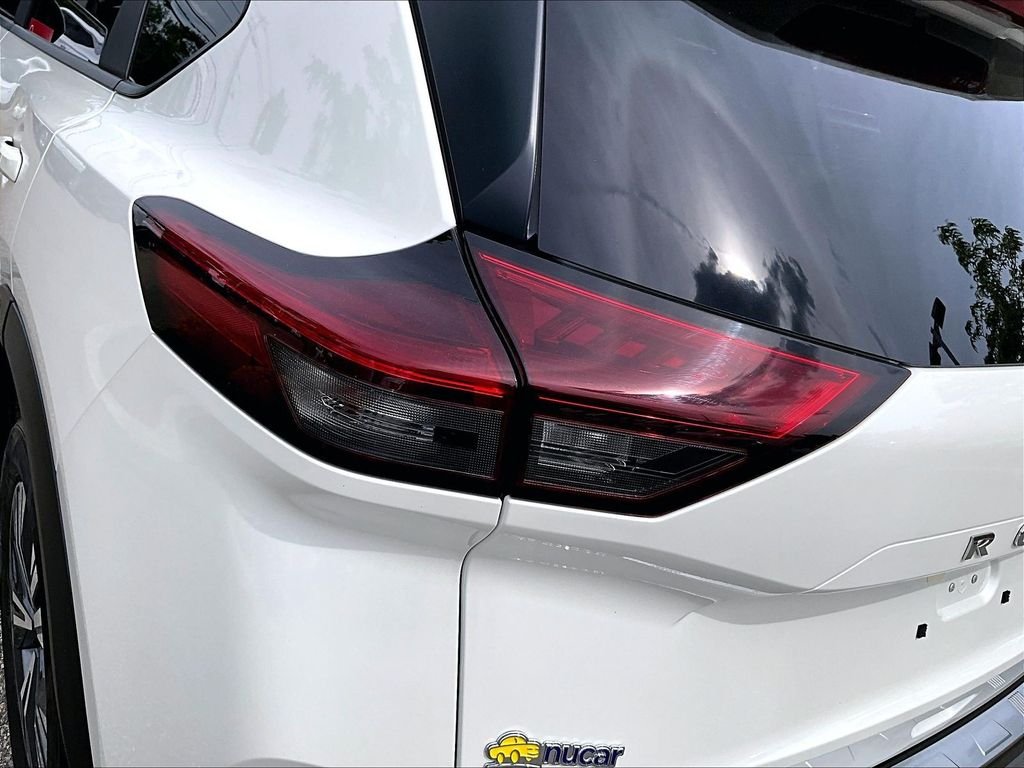 Used 2023 White Nissan SV image 32