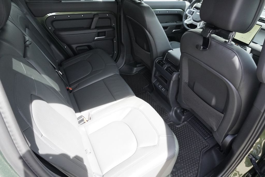 New 2026 Woolstone Green Land Rover S image 26