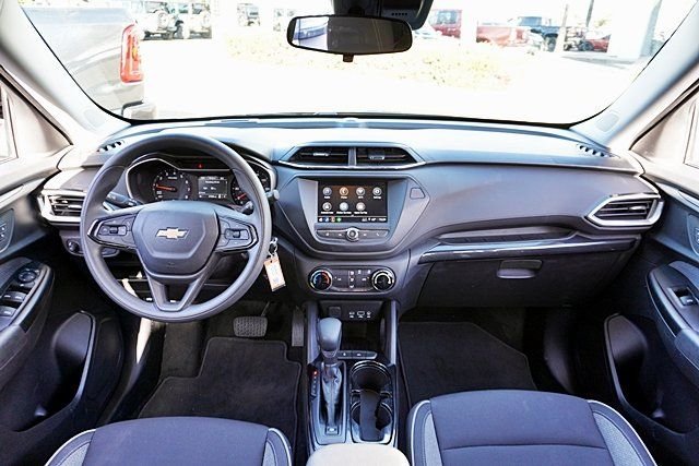 Used 2022 Gray Chevrolet LS image 17