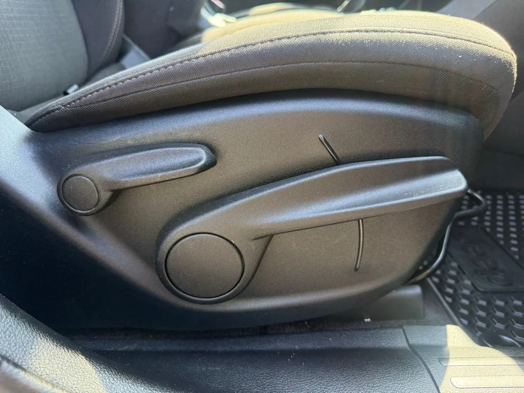 Used 2017 Red Jeep Latitude image 54
