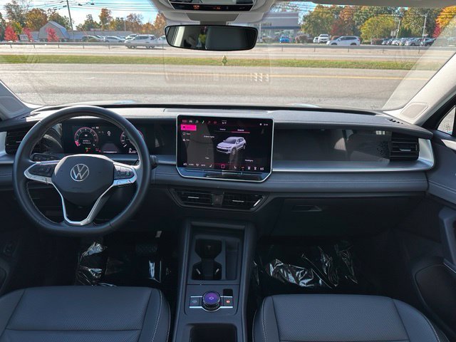 Used 2026 Silver Volkswagen SE image 28