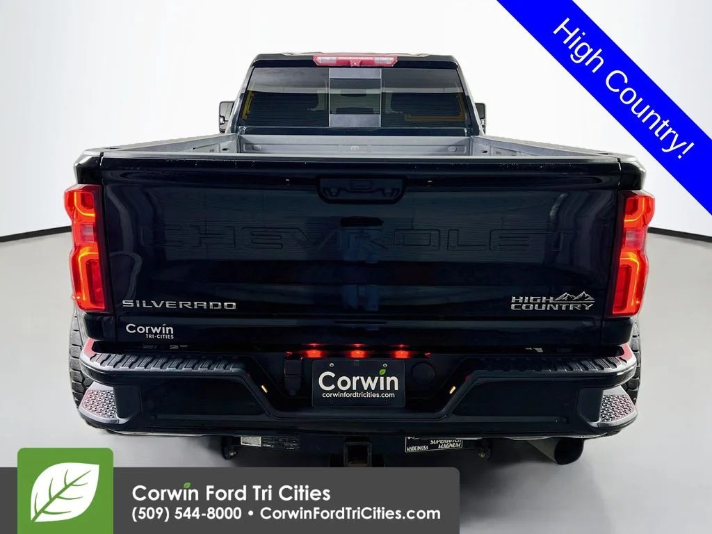 Used 2022 Black Chevrolet High Country image 14