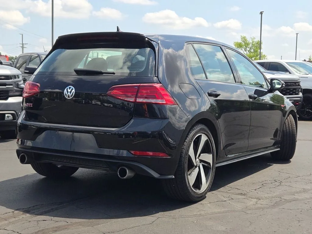 Used 2021 Black Volkswagen 2.0T S image 9