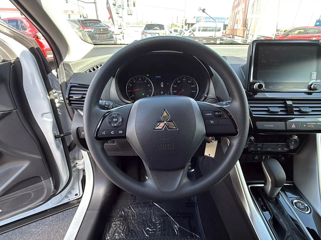 New 2026 White Diamond Mitsubishi ES image 16
