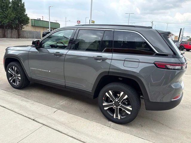 New 2027 Gray Jeep Limited image 6