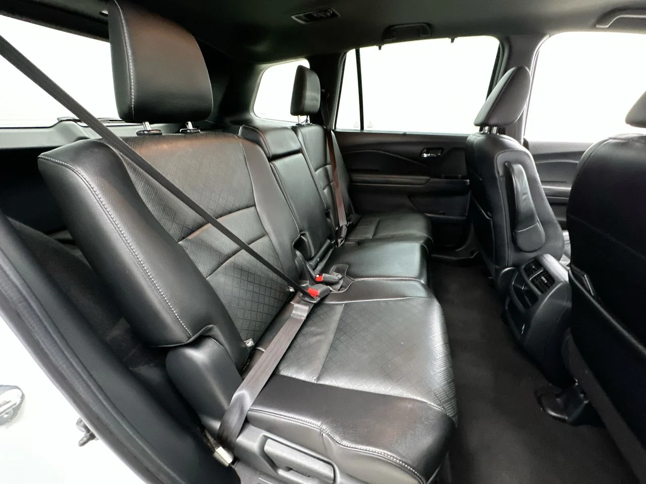 Used 2021 White Honda EX-L image 17