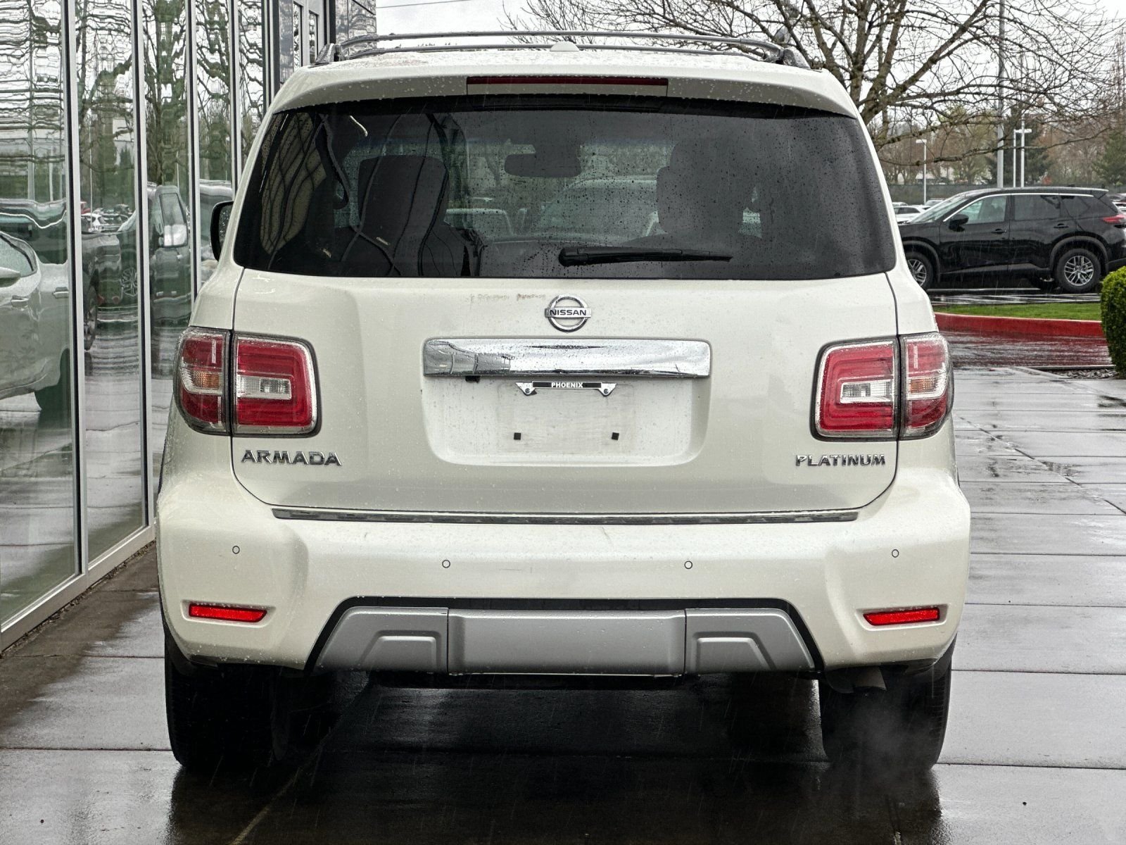 Used 2017 Pearl White Nissan Platinum image 4
