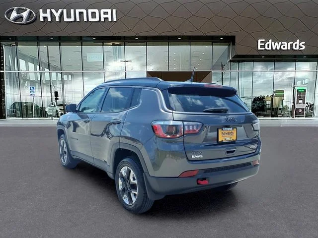 Used 2017 Gray Jeep Trailhawk image 9