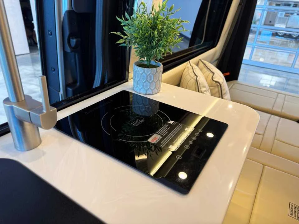 New 2026 SILVER AIRSTREAM  image 24
