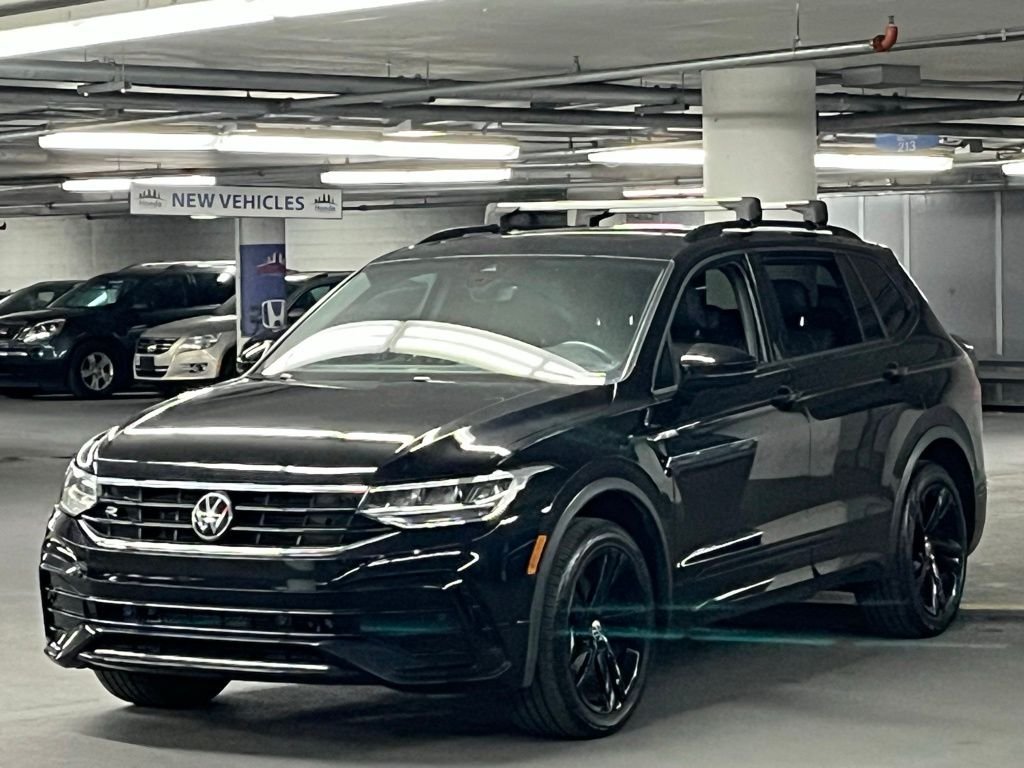 Used 2023 Black Volkswagen 2.0T SE R-Line Black image 3