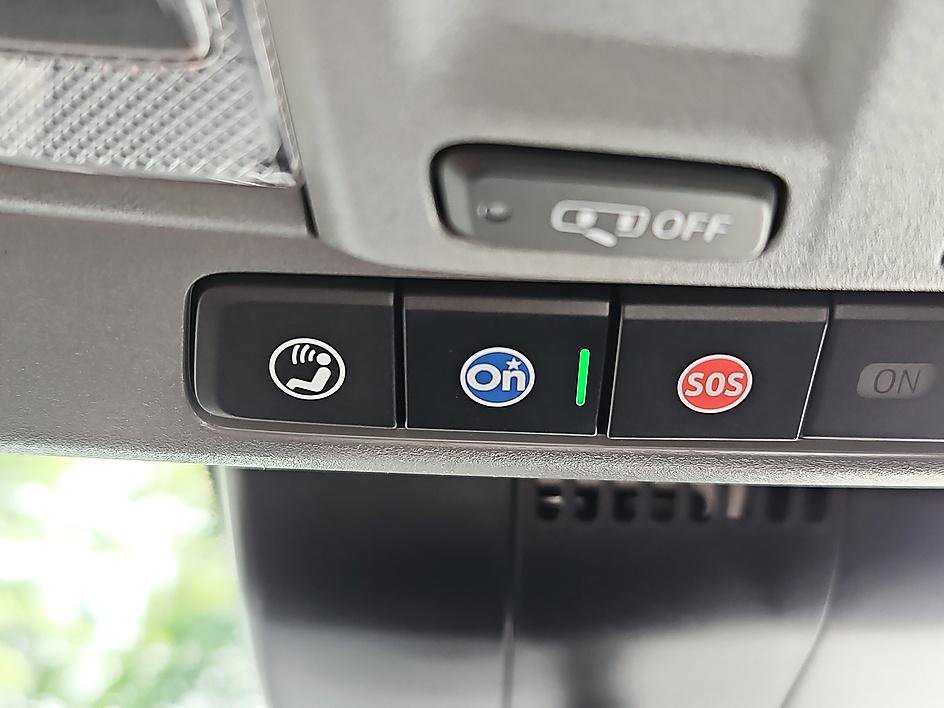Used 2024 Summit White Chevrolet Custom Trail Boss image 21