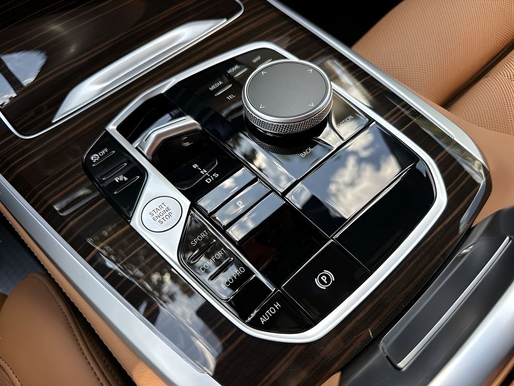 New 2026 Skyscraper Grey Metallic BMW sDrive40i image 24