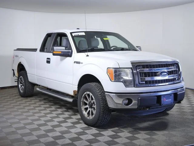 Used 2013 White Ford XLT image 1