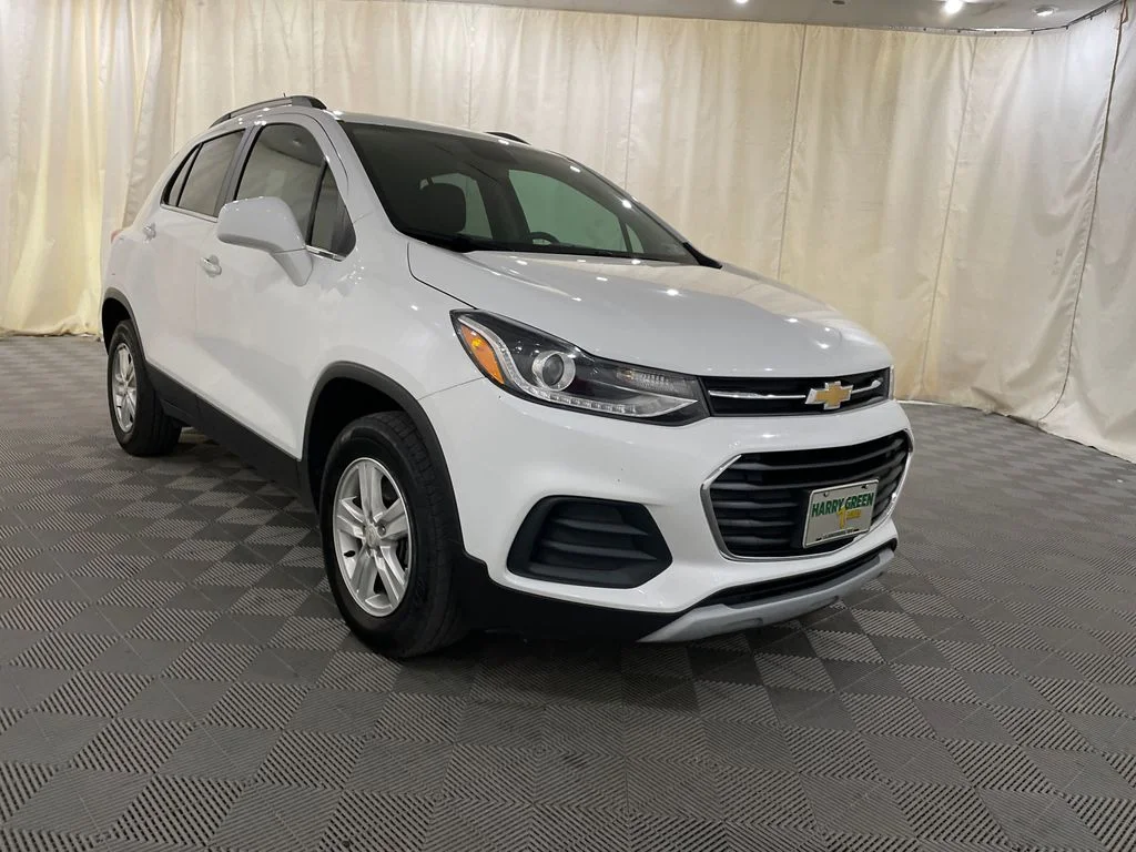 Used 2019 Summit White Chevrolet LT image 3