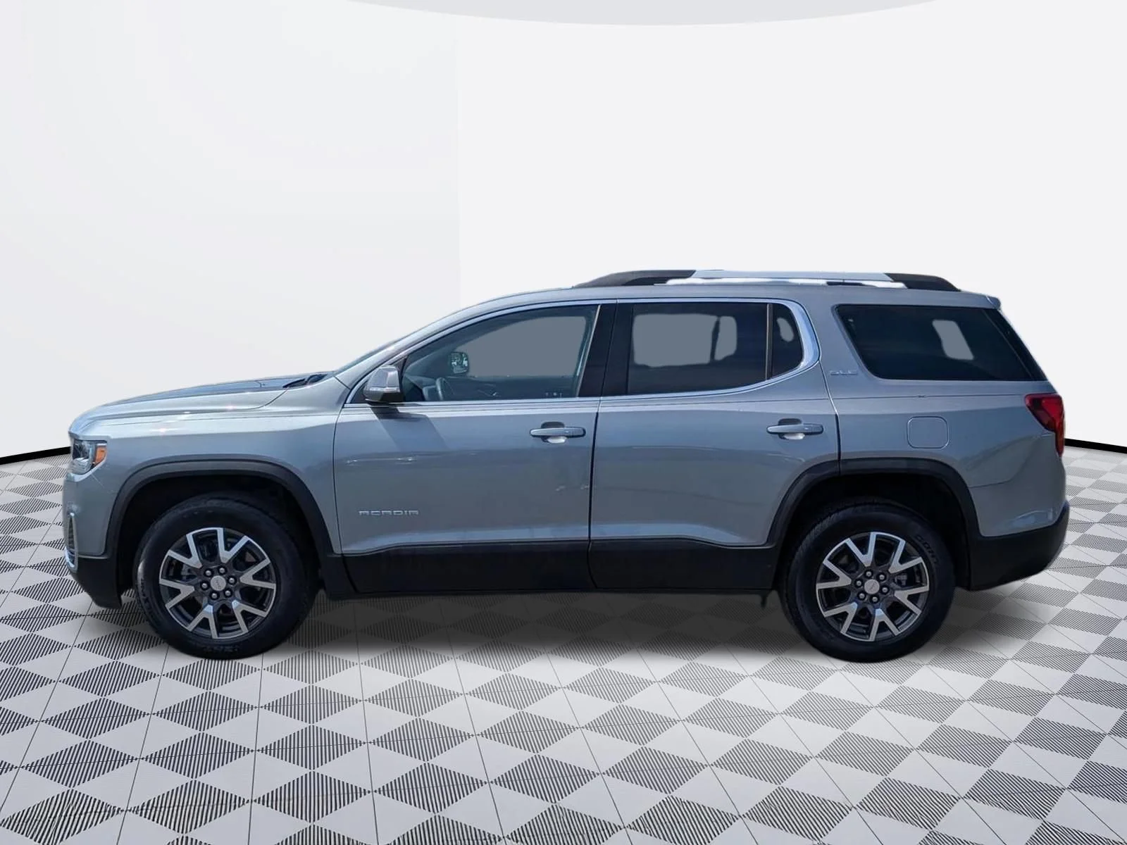 Used 2023 Sterling Metallic GMC SLE image 8