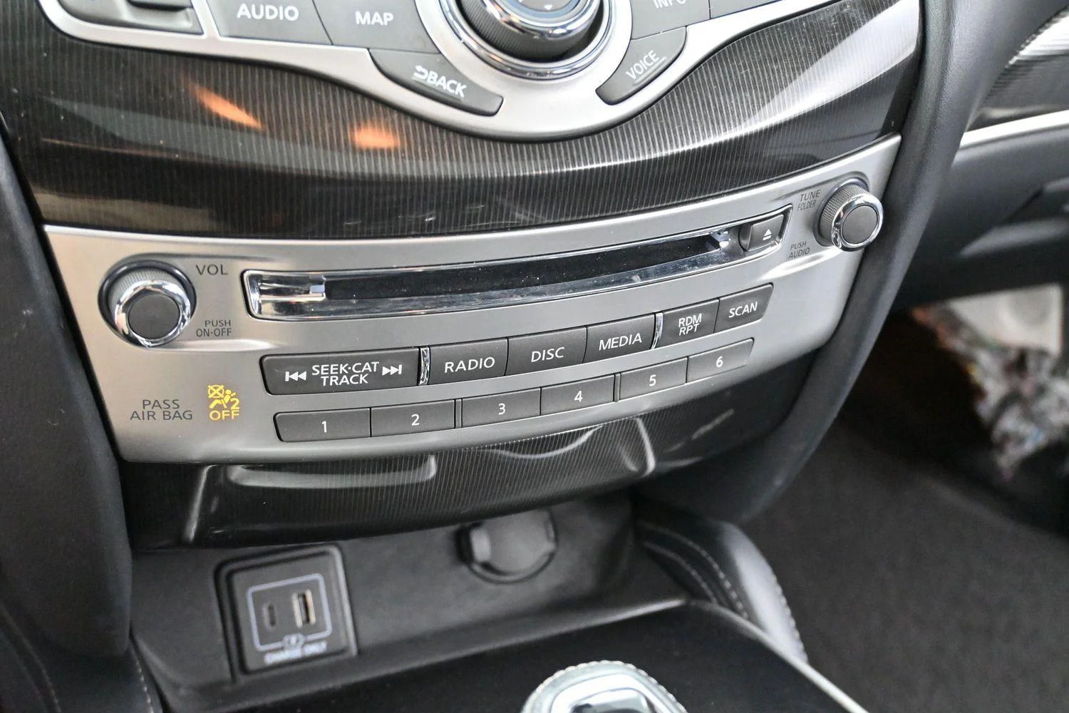 Used 2019 Hermosa Blue INFINITI LUXE image 22
