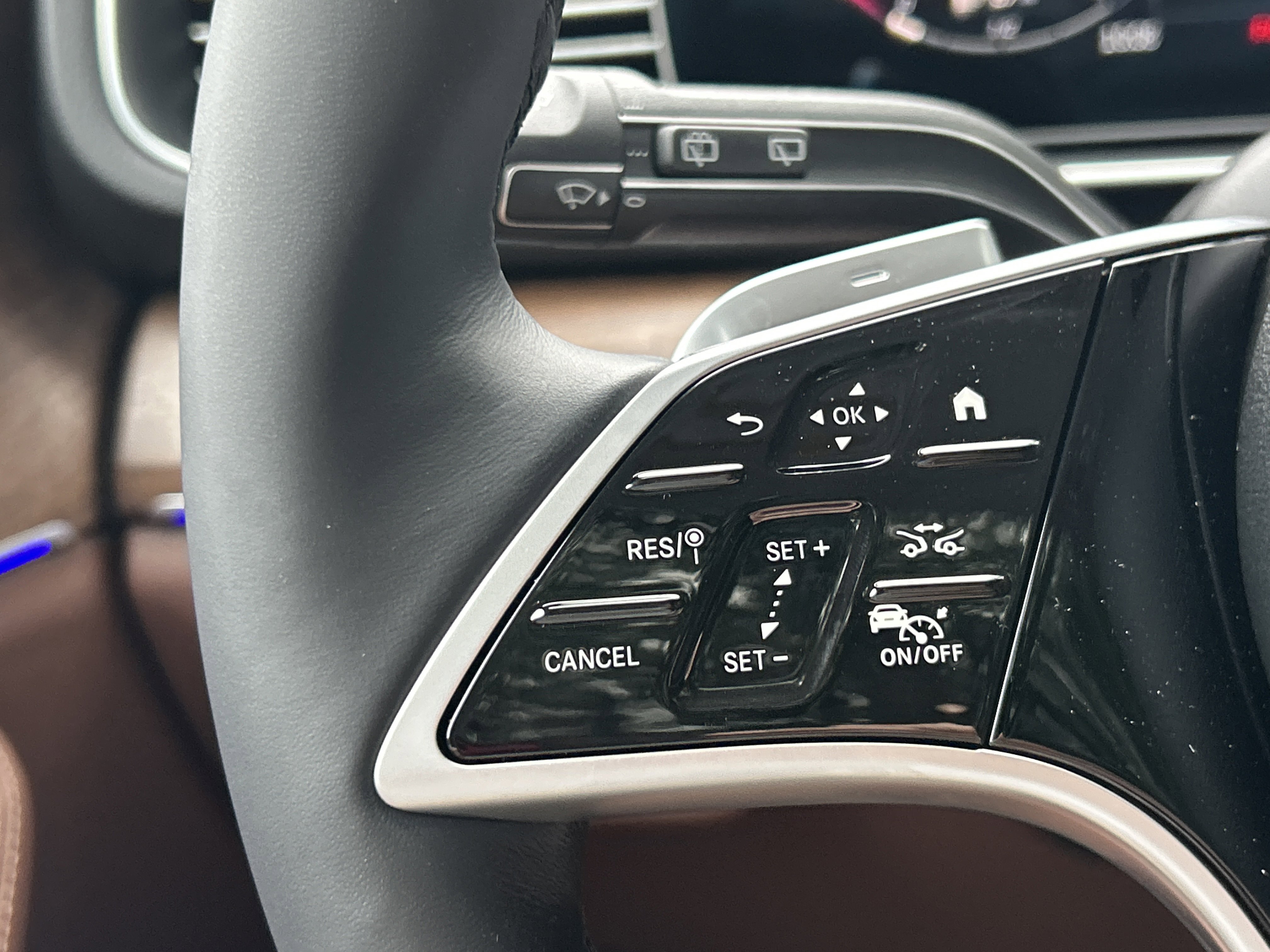 New 2026 Selenite Grey Metallic Mercedes-Benz GLE 350 4MATIC® SUV image 24