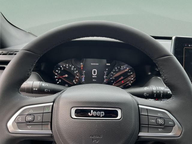 New 2026 Red Hot Pearlcoat Jeep Latitude Altitude image 26