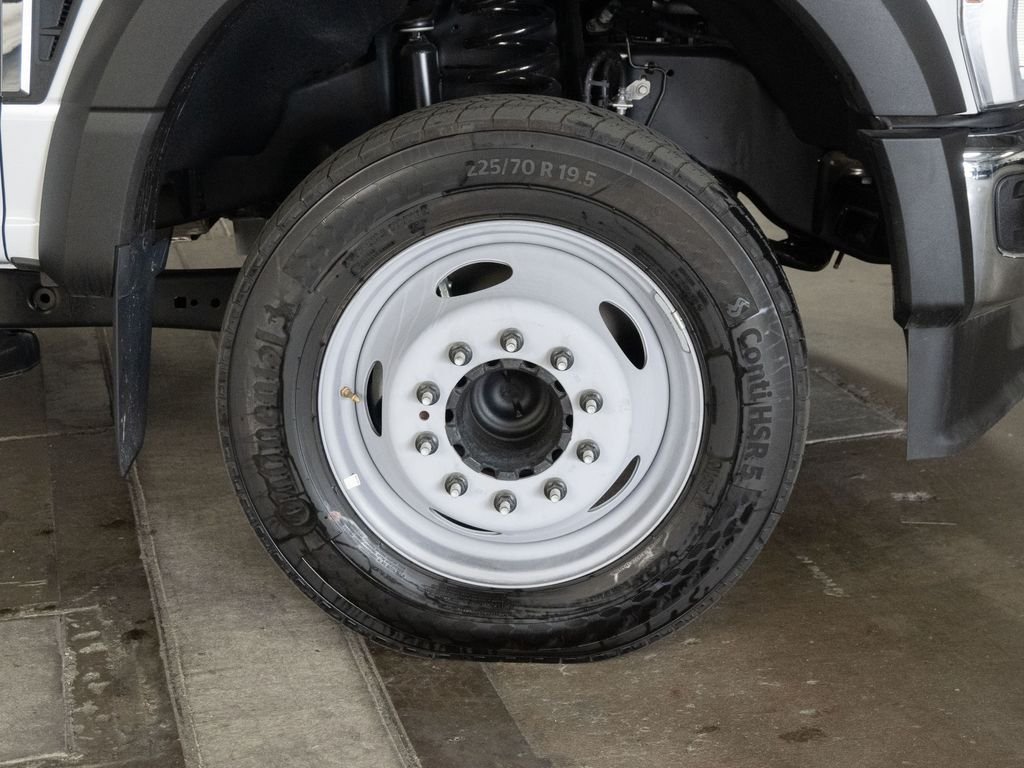 2025 Ford F-550 Super Duty Chassis Cab XL - Photo 21