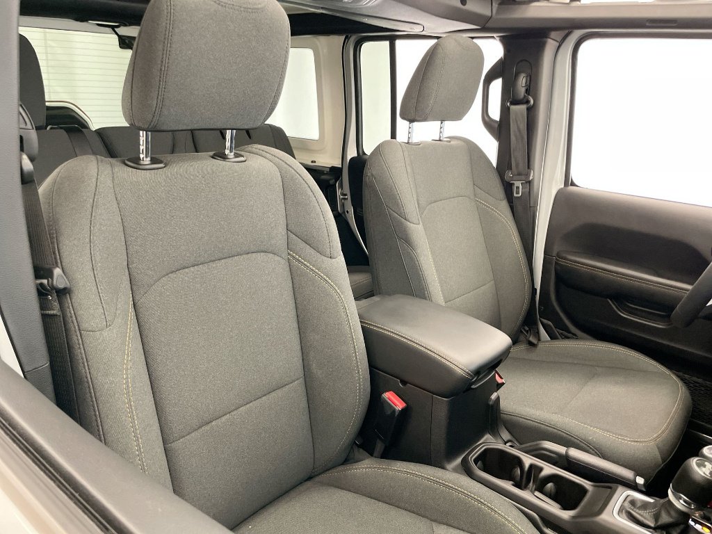 2024 Jeep Wrangler 4-Door Sahara - Photo 27