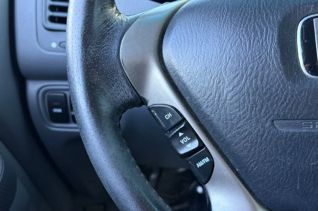 Used 2003 Starlight Silver Metallic Honda EX-L image 29