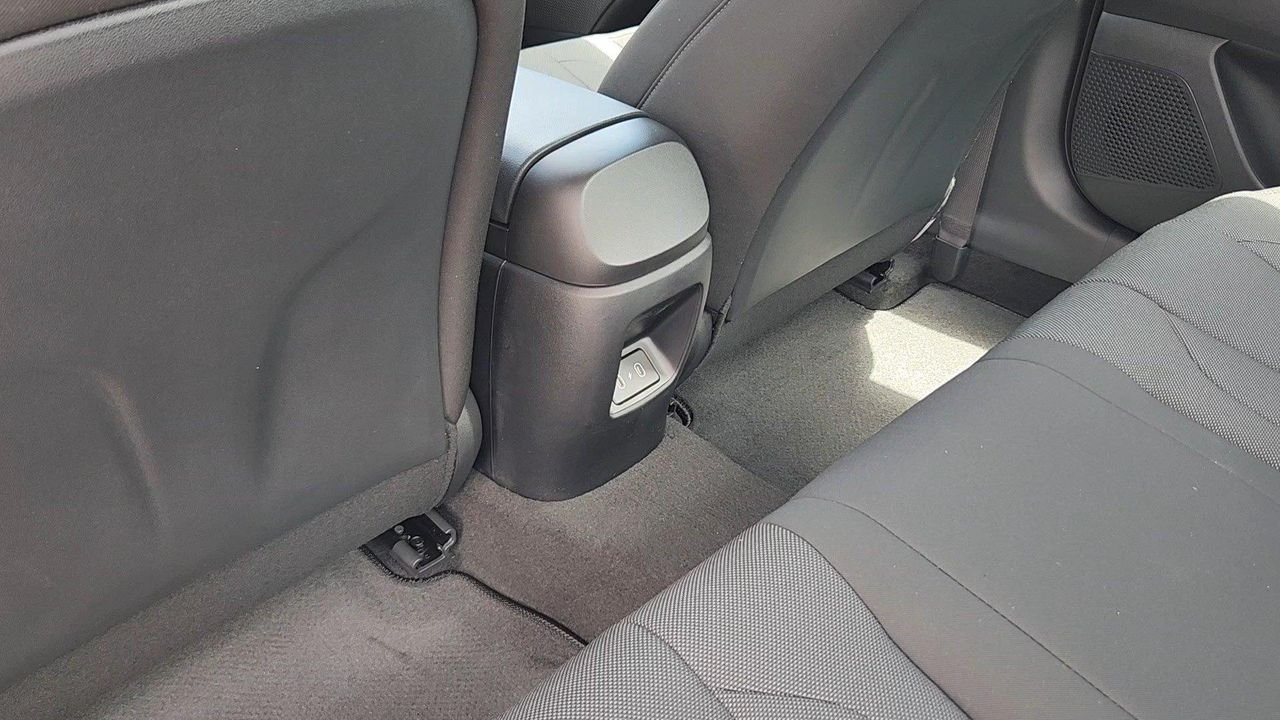 New 2026 Serenity White Hyundai SE image 16
