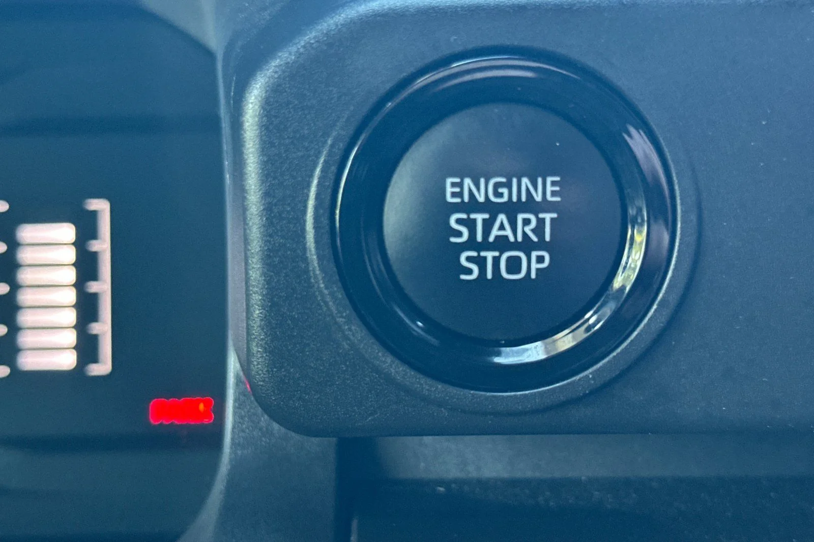 2025 Toyota Tacoma SR5 - Photo 27