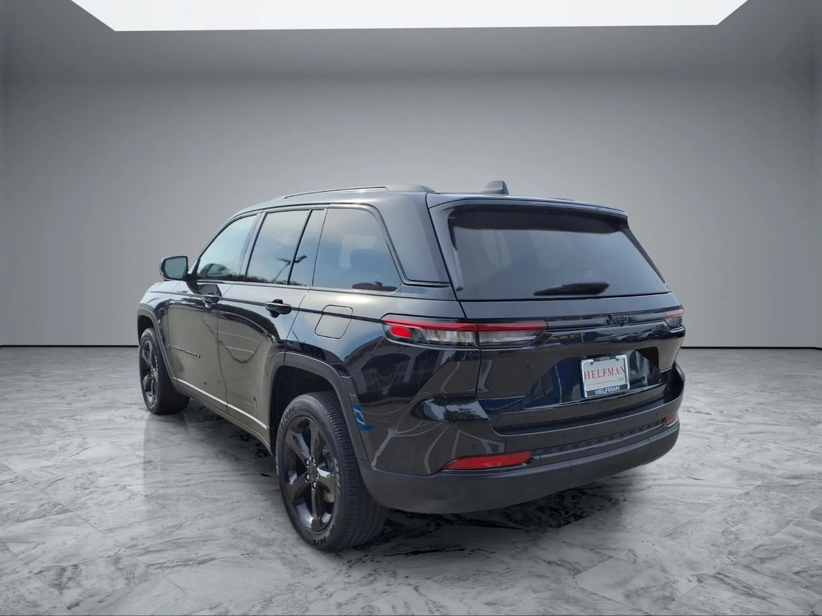 Used 2023 Diamond Black Crystal Pearlcoat Jeep Altitude image 5