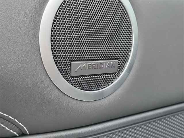 New 2024 Santorini Black Land Rover Metropolitan Edition image 13